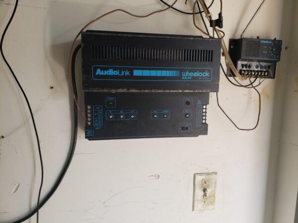 Wheelock Audiolink AA-10 Paging Amplifier 10 Watts RMS +  Inter-Tel GLX 612.1000 3 Line by 8 Station KSU - Image 8