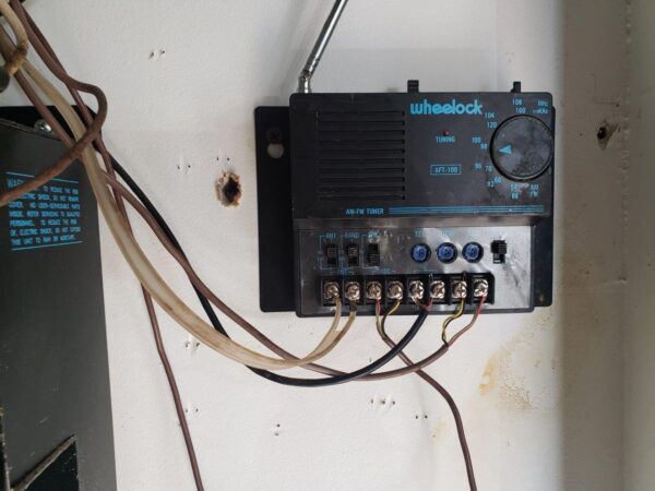 Wheelock Audiolink AA-10 Paging Amplifier 10 Watts RMS +  Inter-Tel GLX 612.1000 3 Line by 8 Station KSU - Image 9