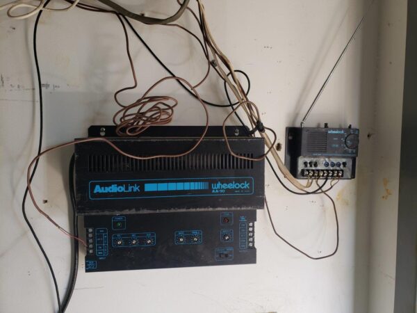 Wheelock Audiolink AA-10 Paging Amplifier 10 Watts RMS +  Inter-Tel GLX 612.1000 3 Line by 8 Station KSU - Image 11