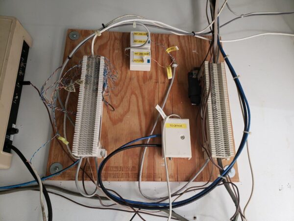 Wheelock Audiolink AA-10 Paging Amplifier 10 Watts RMS +  Inter-Tel GLX 612.1000 3 Line by 8 Station KSU - Image 13