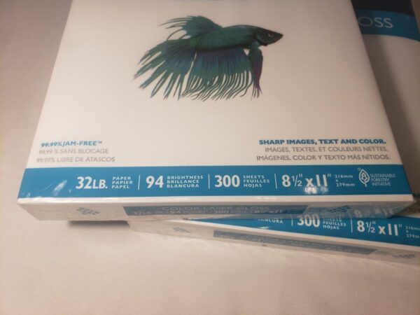 Hammermill Color Laser Gloss Paper, 94 Brightness, 32lb, 8-1/2 x 11, White, 300 Sheets/Pack - Image 4