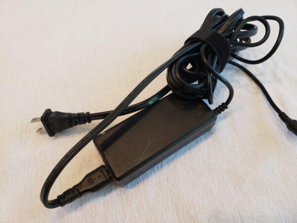 HP AC Adapter TPC-CA57 19.5v 4.62A 90W Power Supply 848054-002 - Image 2