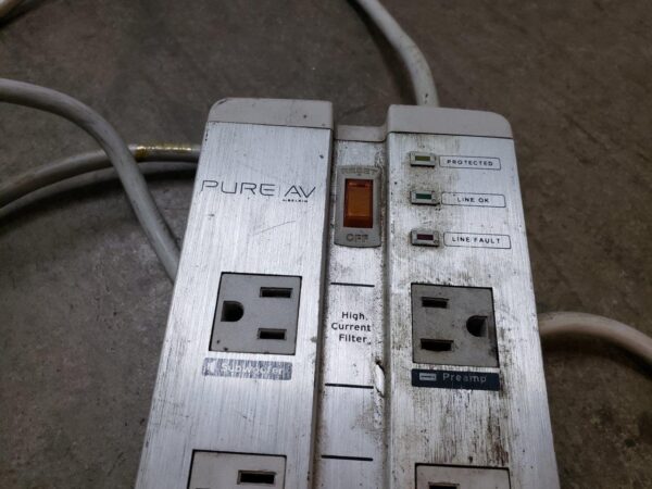 Belkin Pure AV F9A1033-12 Isolator Home Theater Surge Protector, 12FT - Image 3
