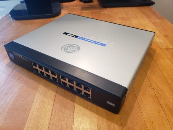 Linksys Cisco SR2016 16-port 10/100/1000 Gigabit Switch