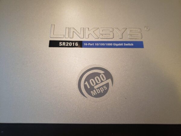 Linksys Cisco SR2016 16-port 10/100/1000 Gigabit Switch - Image 4