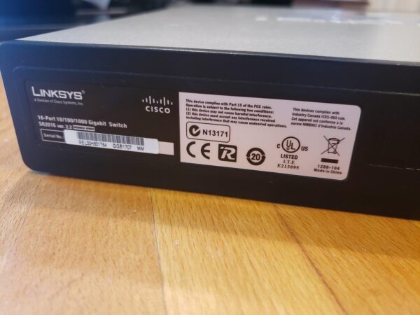 Linksys Cisco SR2016 16-port 10/100/1000 Gigabit Switch - Image 5