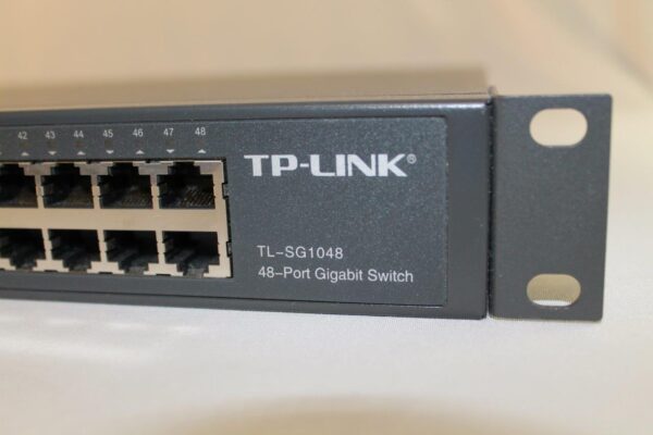 TP-Link TL-SG1048 48-Port Gigabit Rackmount Switch - Image 7