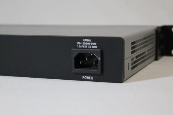 Cisco SR2024 v3 24-port 10/100/1000 Gigabit Ethernet Switch - Image 7
