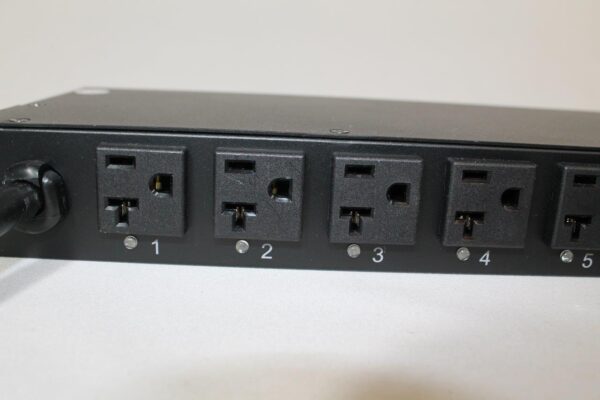 CyberPower Switched PDU Series PDU20SWT8FNET - Image 5