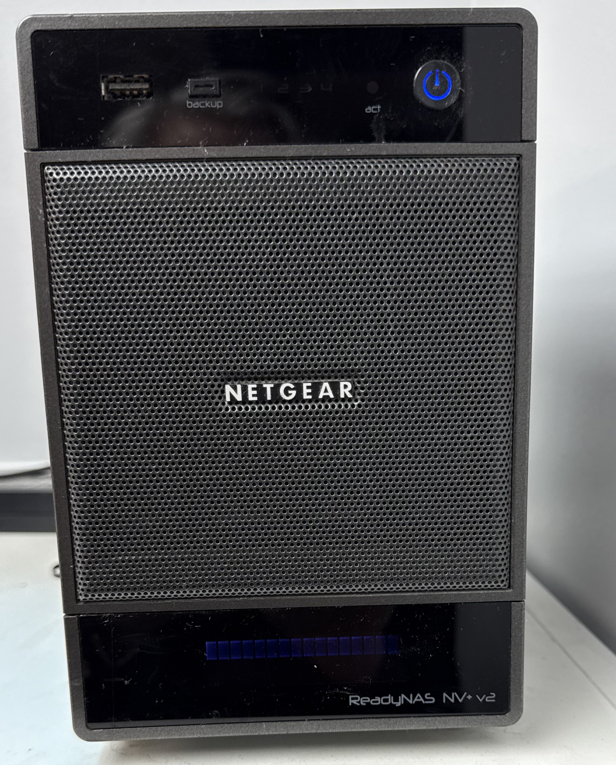 NETGEAR ReadyNAS NV+ v2 front